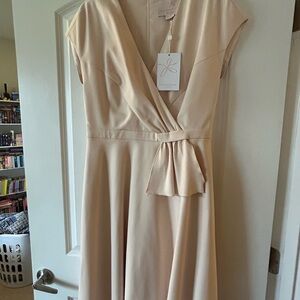 Gal Meets Glam Classic Cream Midi Dress